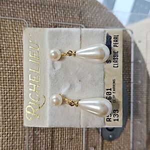 Richelieu Classic Pearl Teardrop Clip Earrings - Cream and Gold